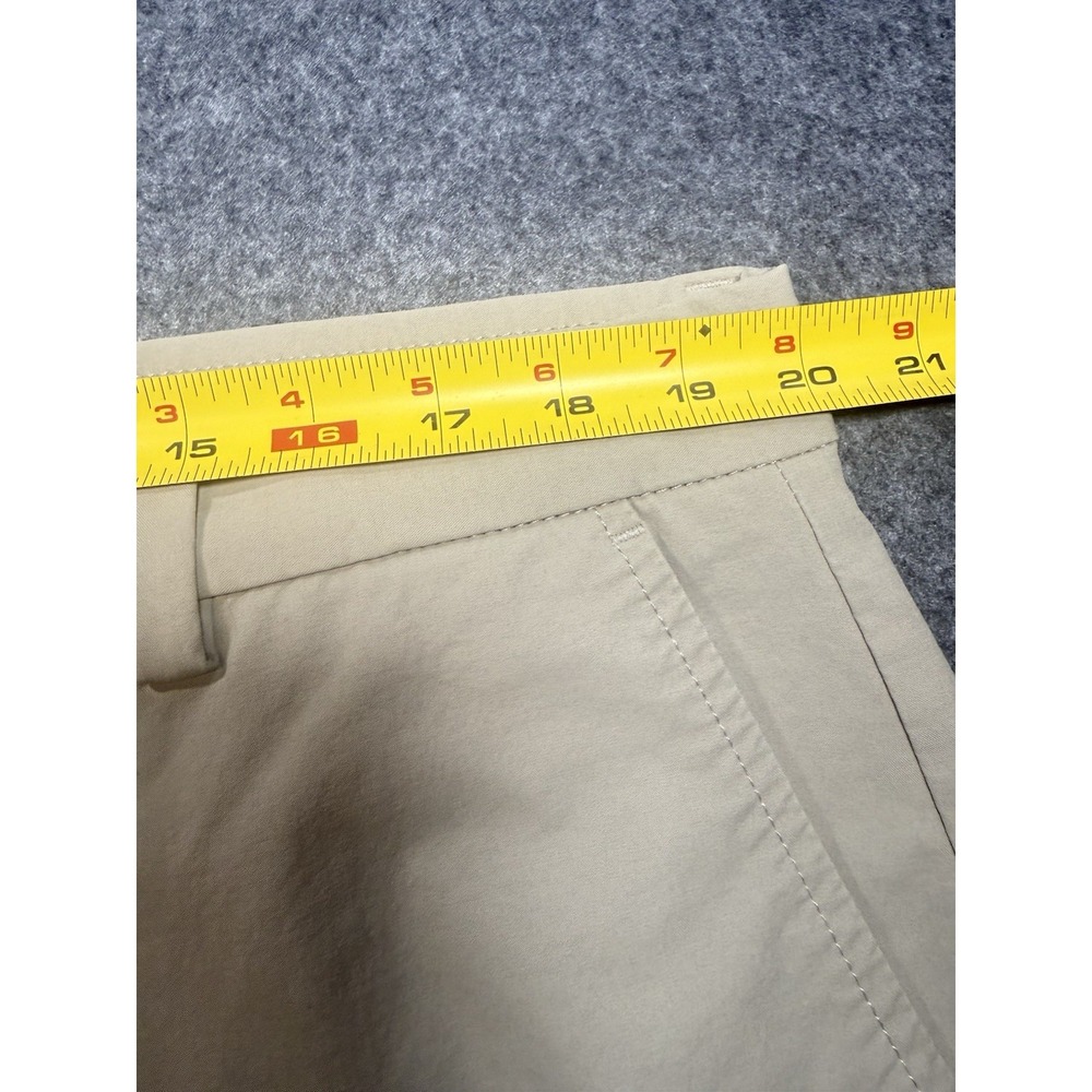 Vineyard Vines Men's On-The-Go Performance Chino Shorts in Beige Size 38 - Picture 3 of 8